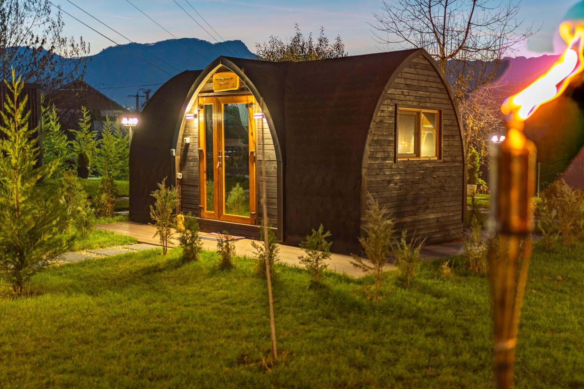 Glamp In Style Pods Resort Μπραν Εξωτερικό φωτογραφία