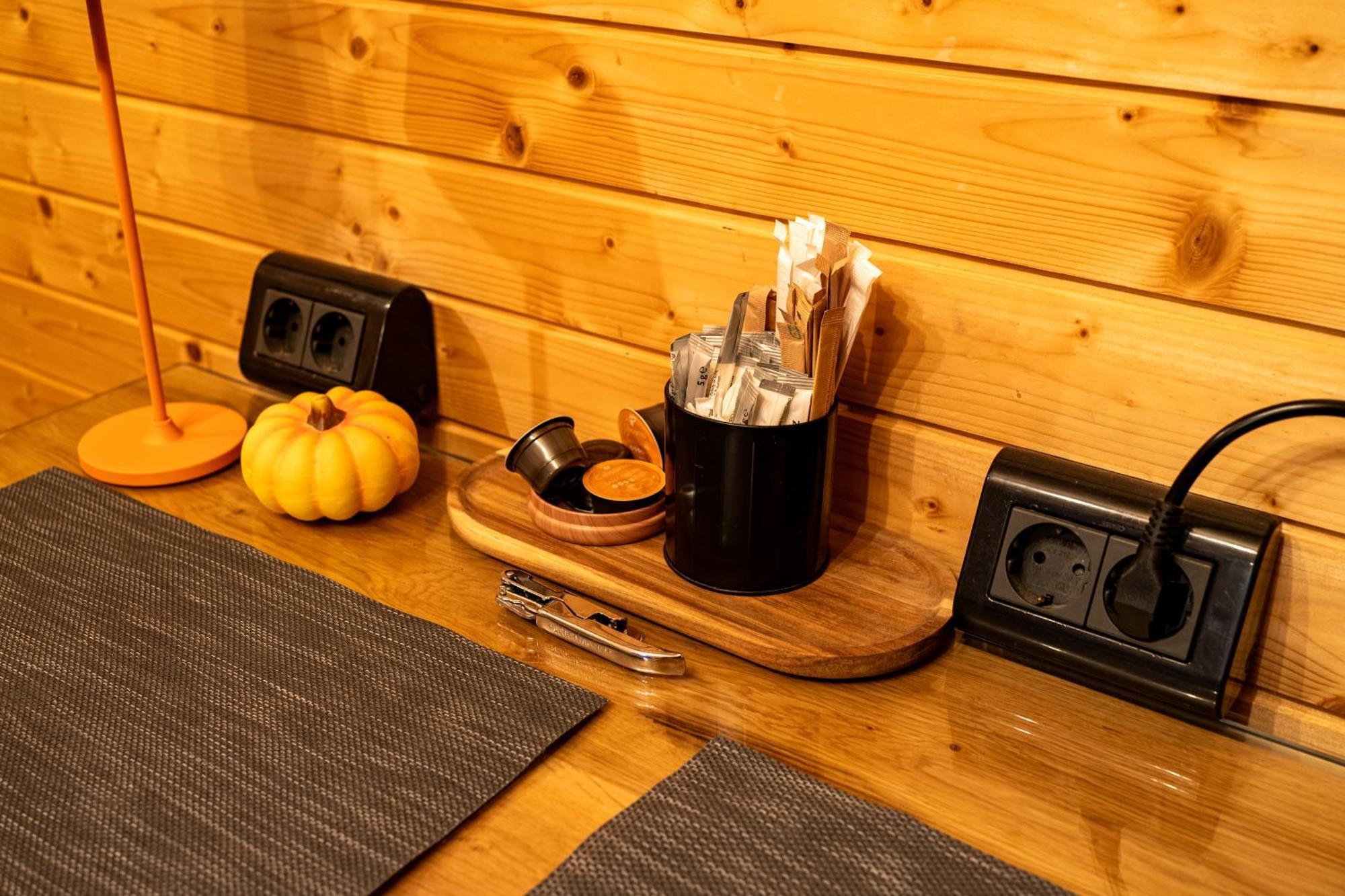 Glamp In Style Pods Resort Μπραν Εξωτερικό φωτογραφία