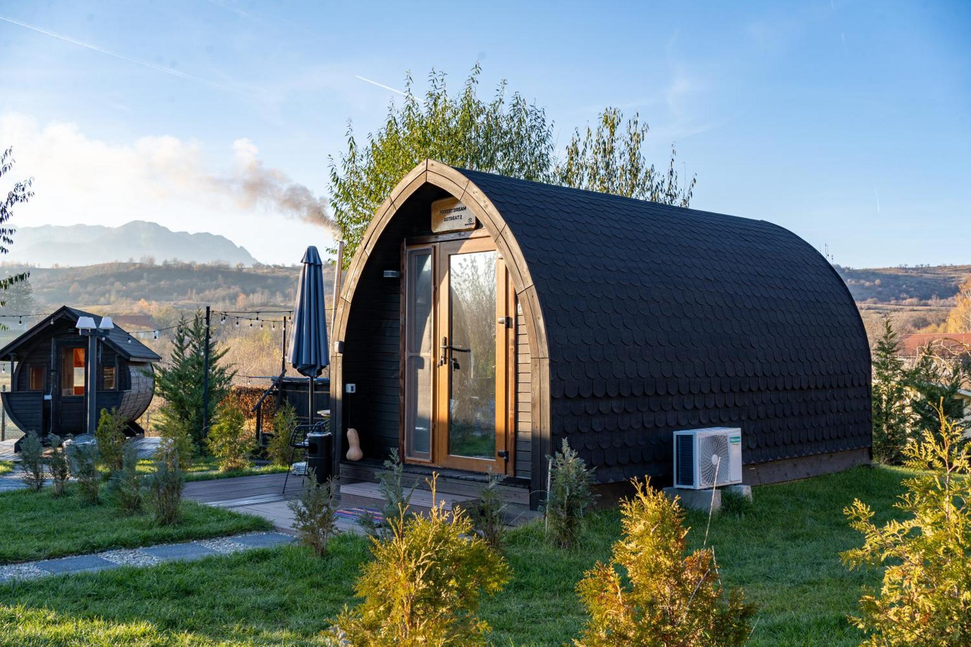 Glamp In Style Pods Resort Μπραν Εξωτερικό φωτογραφία
