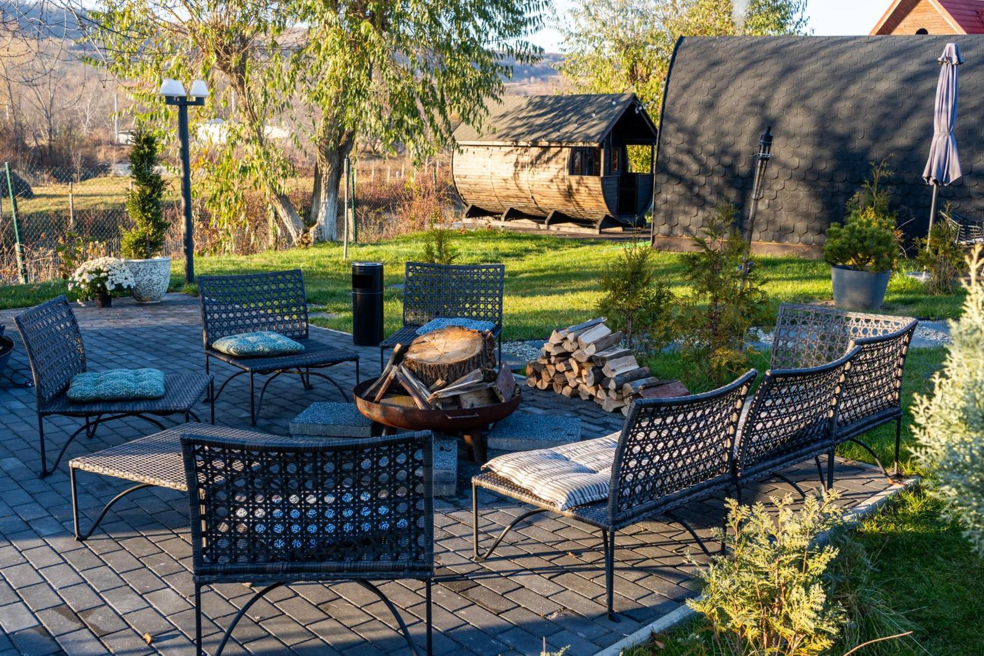 Glamp In Style Pods Resort Μπραν Εξωτερικό φωτογραφία