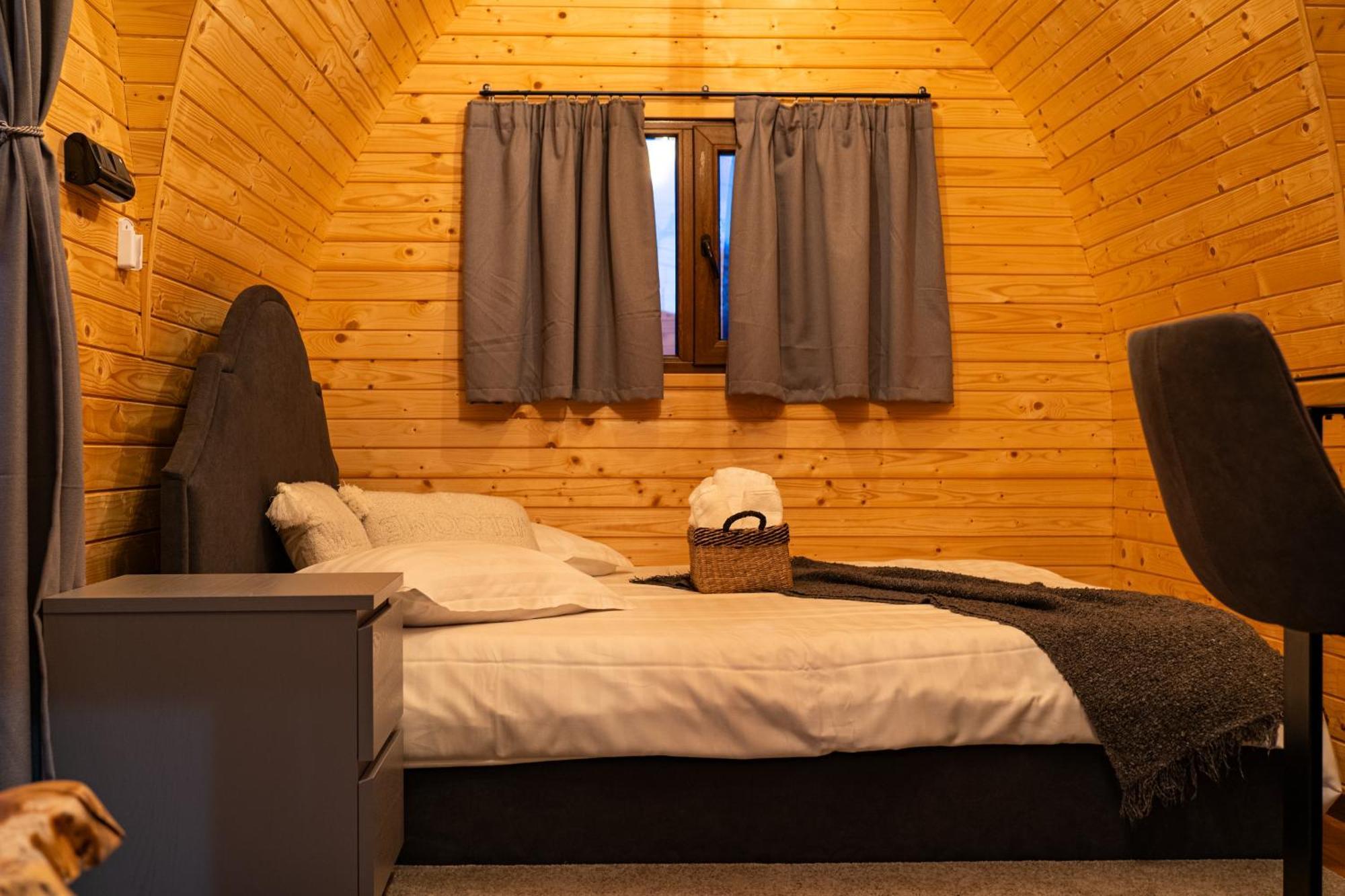 Glamp In Style Pods Resort Μπραν Εξωτερικό φωτογραφία