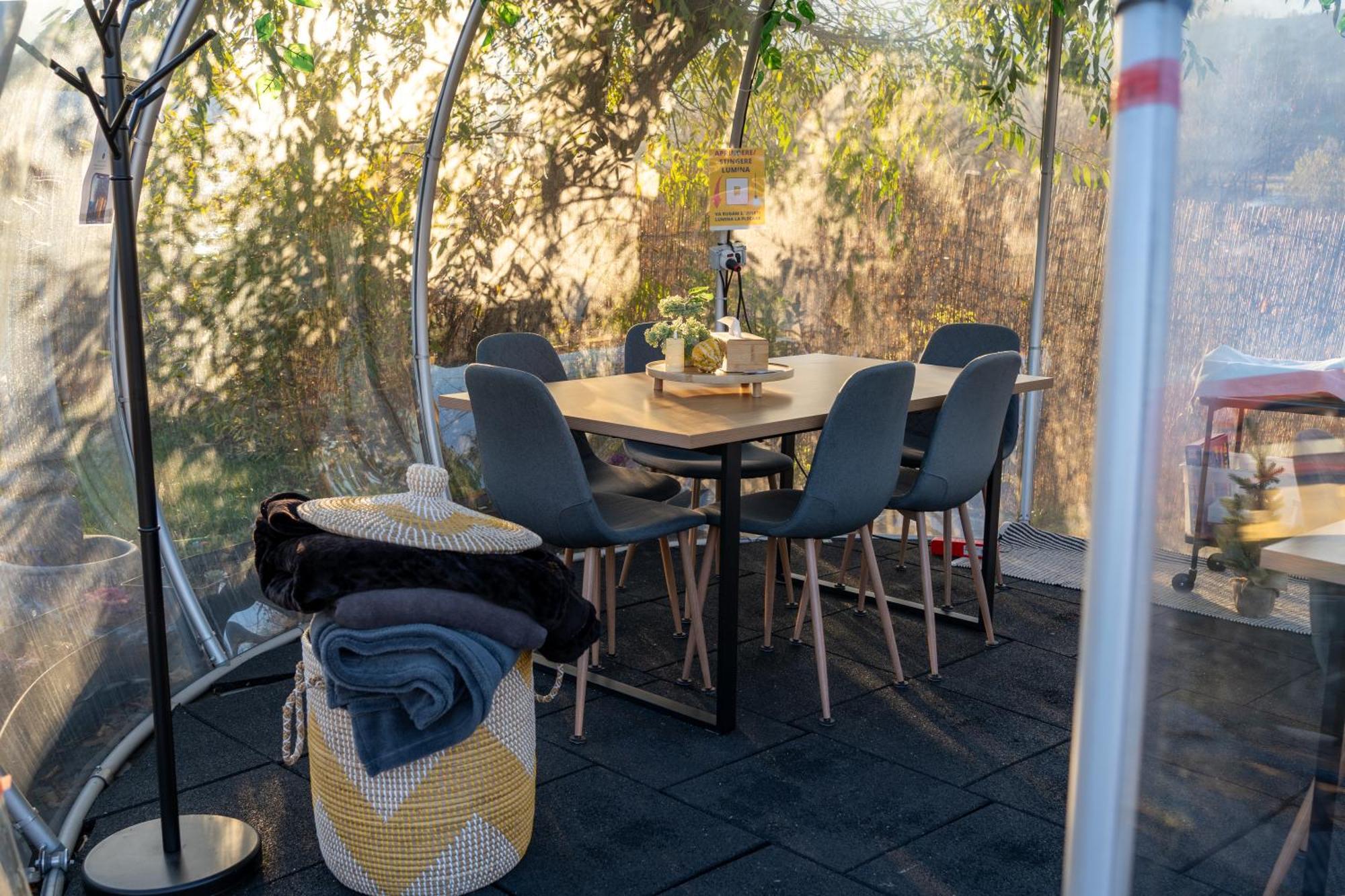 Glamp In Style Pods Resort Μπραν Εξωτερικό φωτογραφία