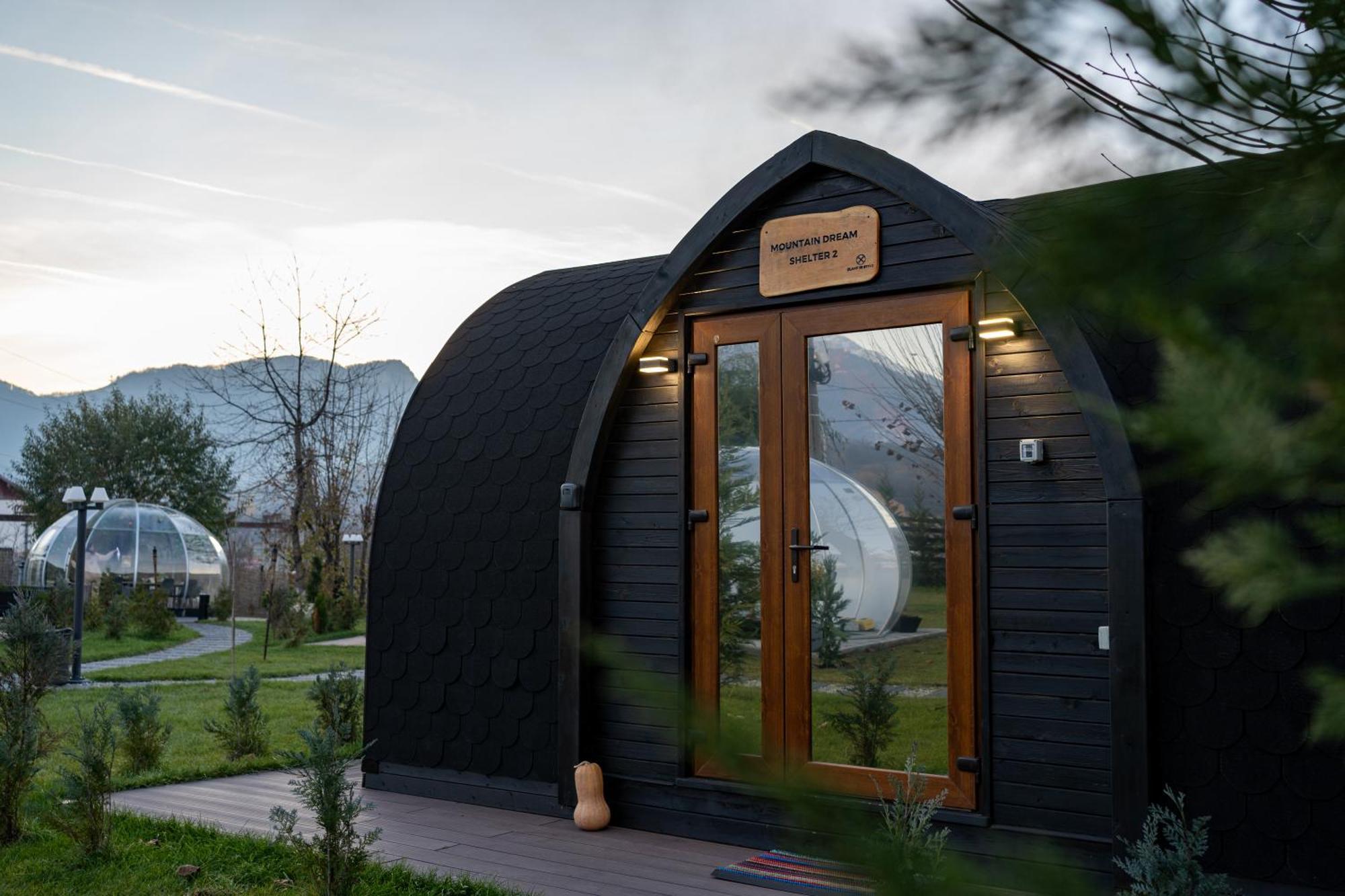 Glamp In Style Pods Resort Μπραν Εξωτερικό φωτογραφία