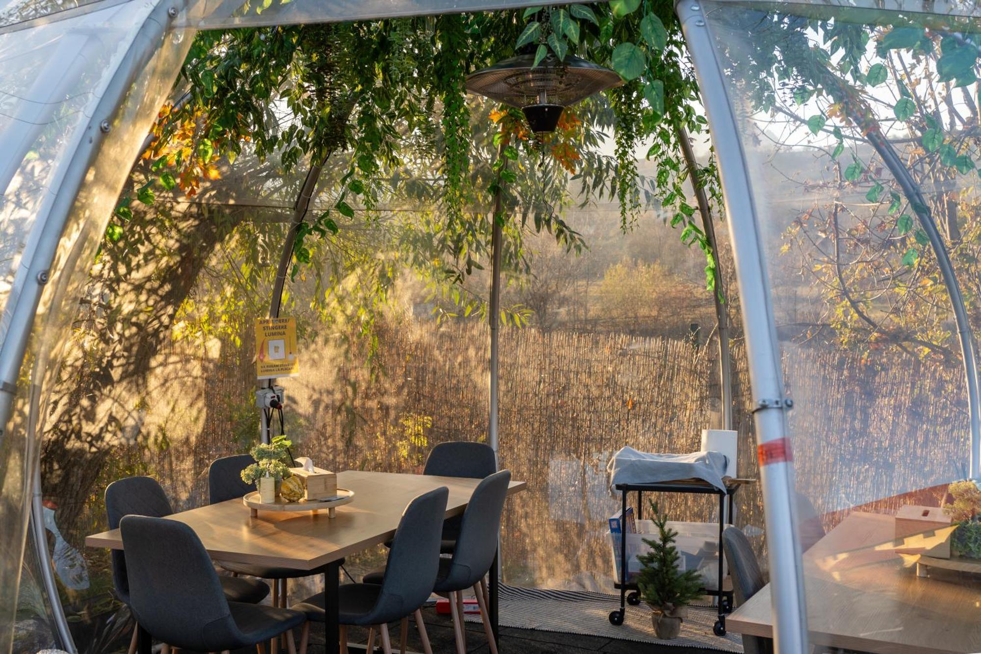 Glamp In Style Pods Resort Μπραν Εξωτερικό φωτογραφία