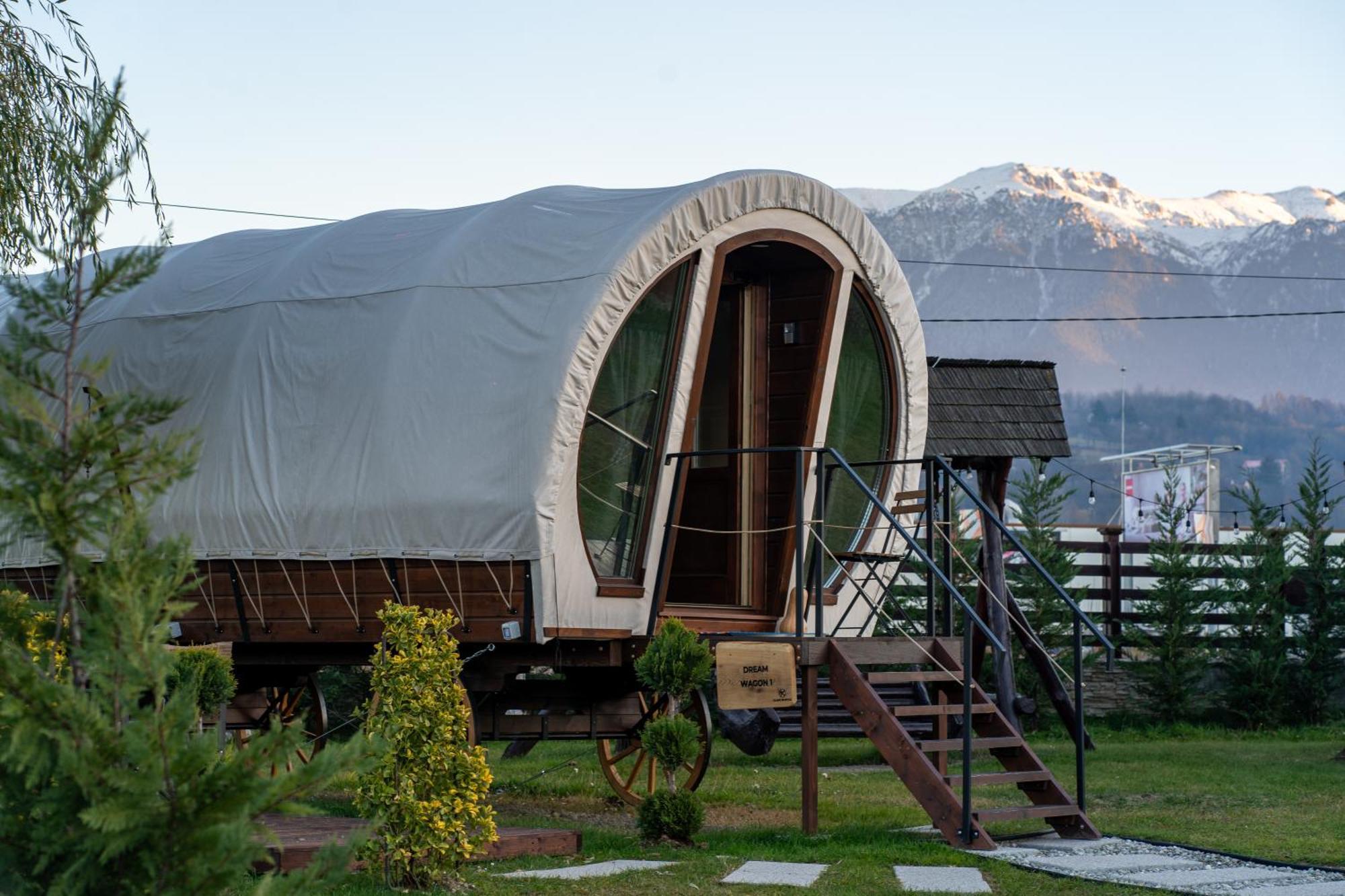 Glamp In Style Pods Resort Μπραν Εξωτερικό φωτογραφία