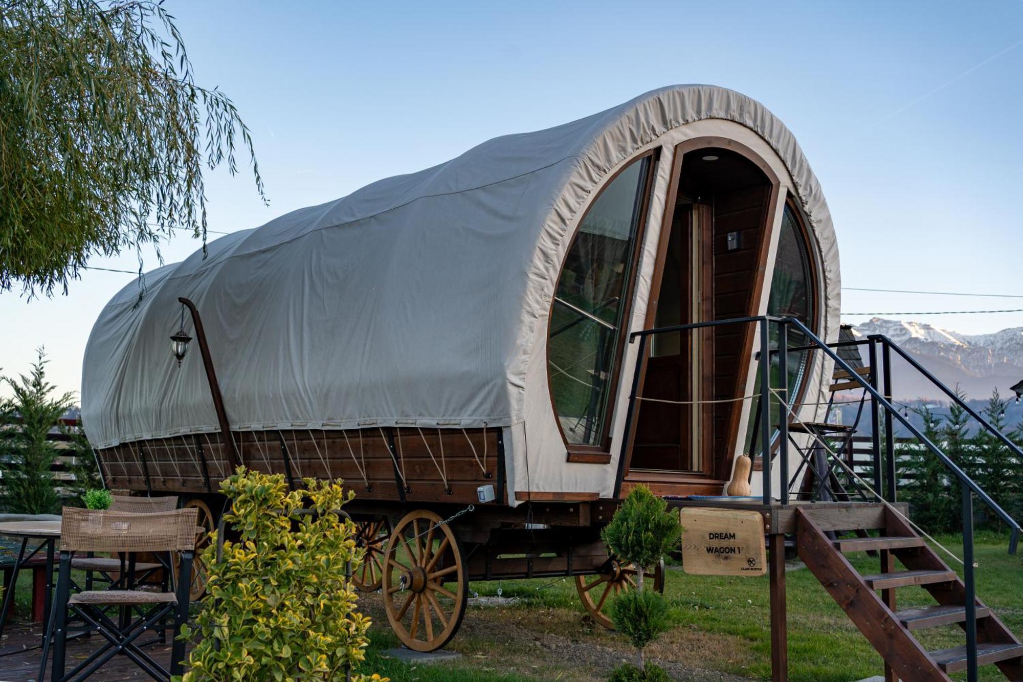 Glamp In Style Pods Resort Μπραν Εξωτερικό φωτογραφία