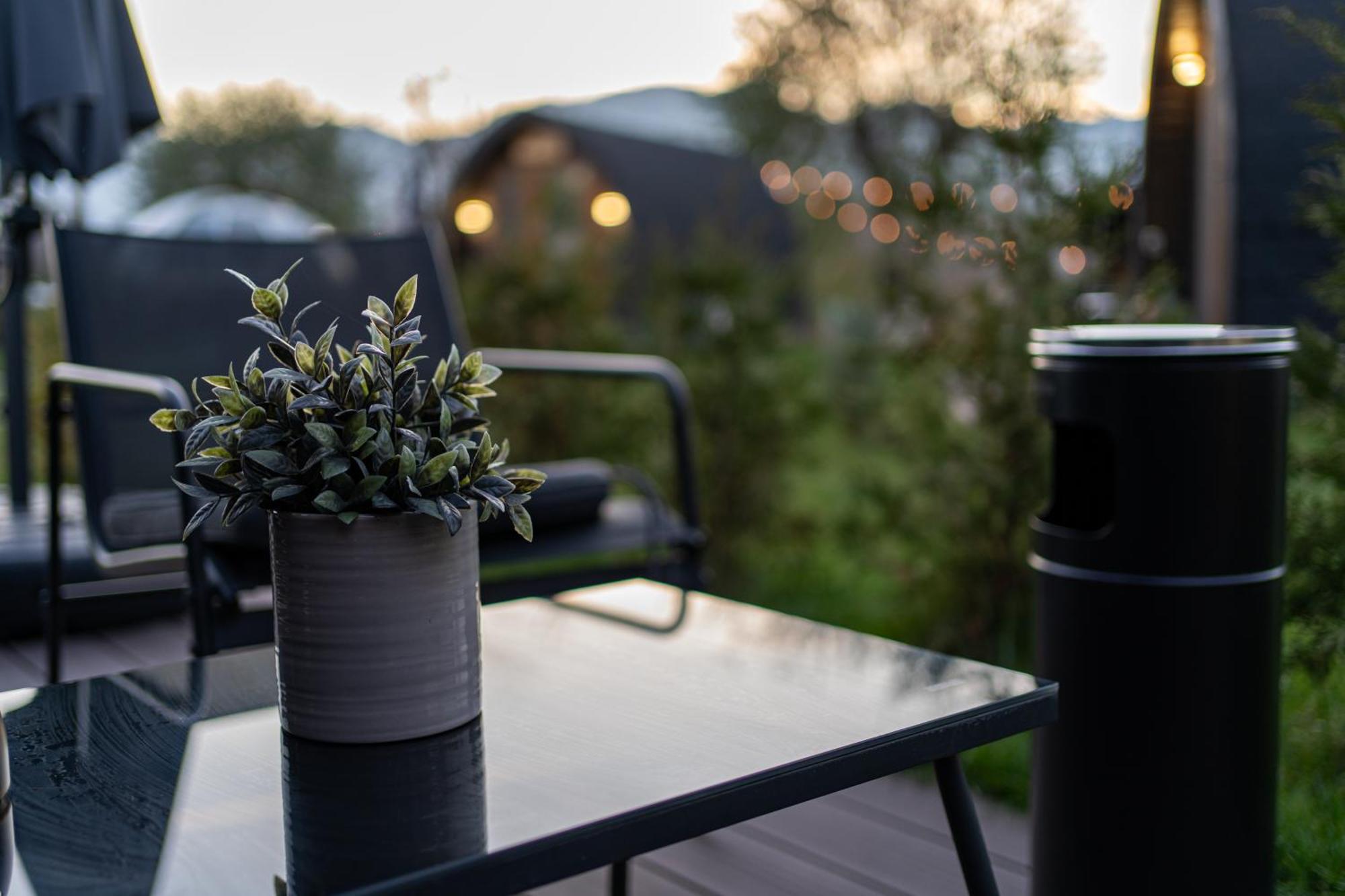 Glamp In Style Pods Resort Μπραν Εξωτερικό φωτογραφία