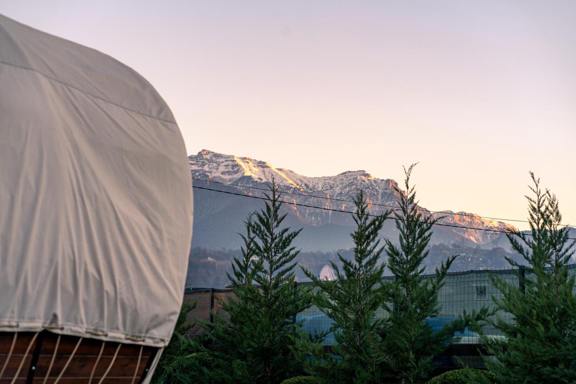 Glamp In Style Pods Resort Μπραν Εξωτερικό φωτογραφία