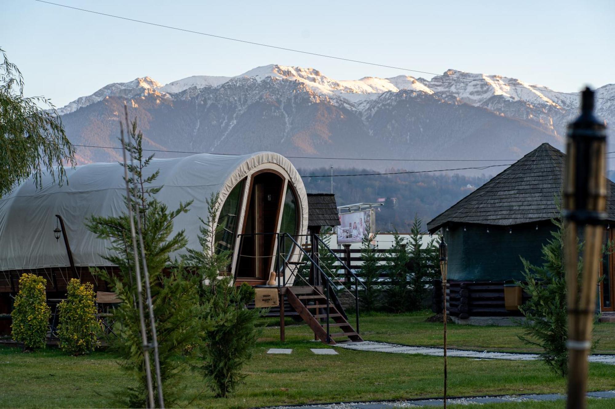 Glamp In Style Pods Resort Μπραν Εξωτερικό φωτογραφία