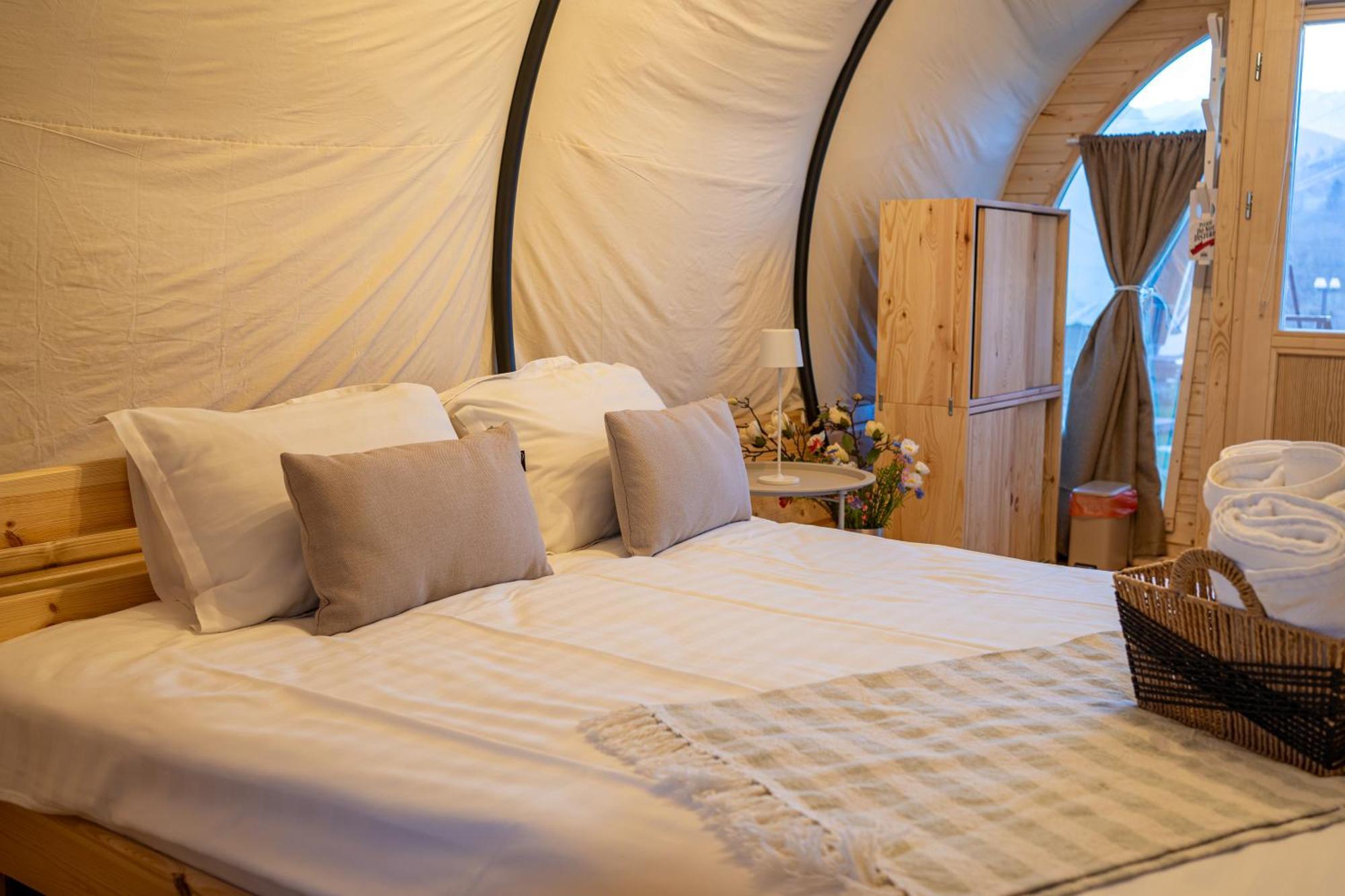 Glamp In Style Pods Resort Μπραν Εξωτερικό φωτογραφία
